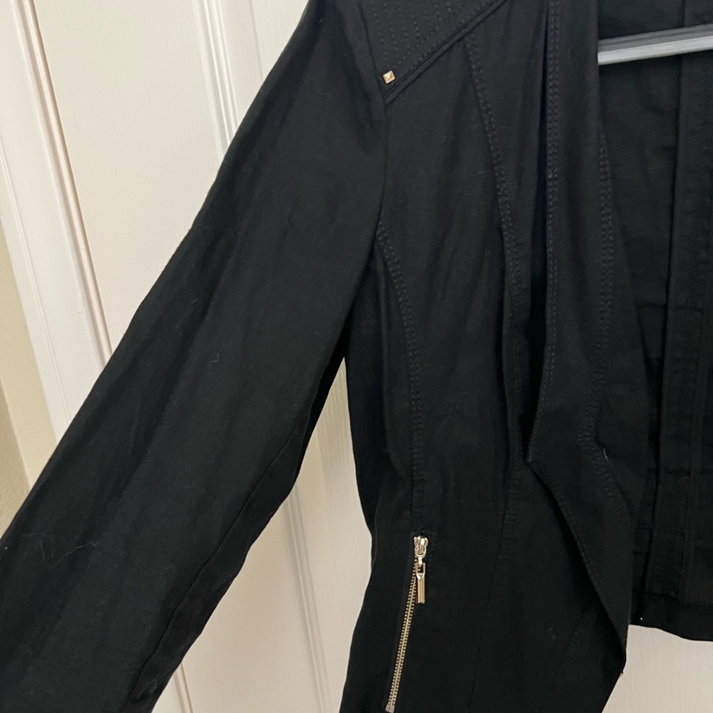 Cropped Linen Jacket - Picture 2 of 3